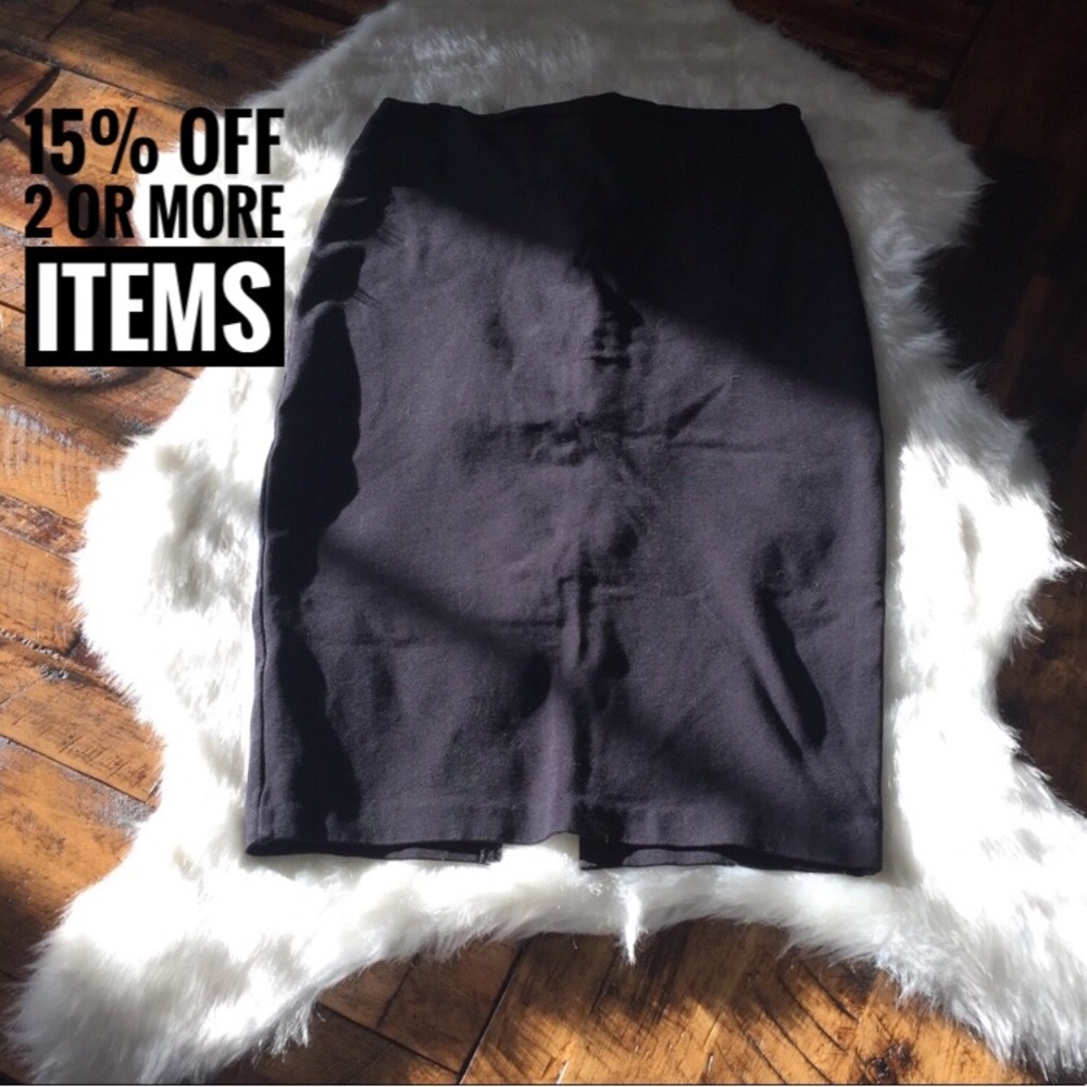 Pencil skirt with zipper on the back